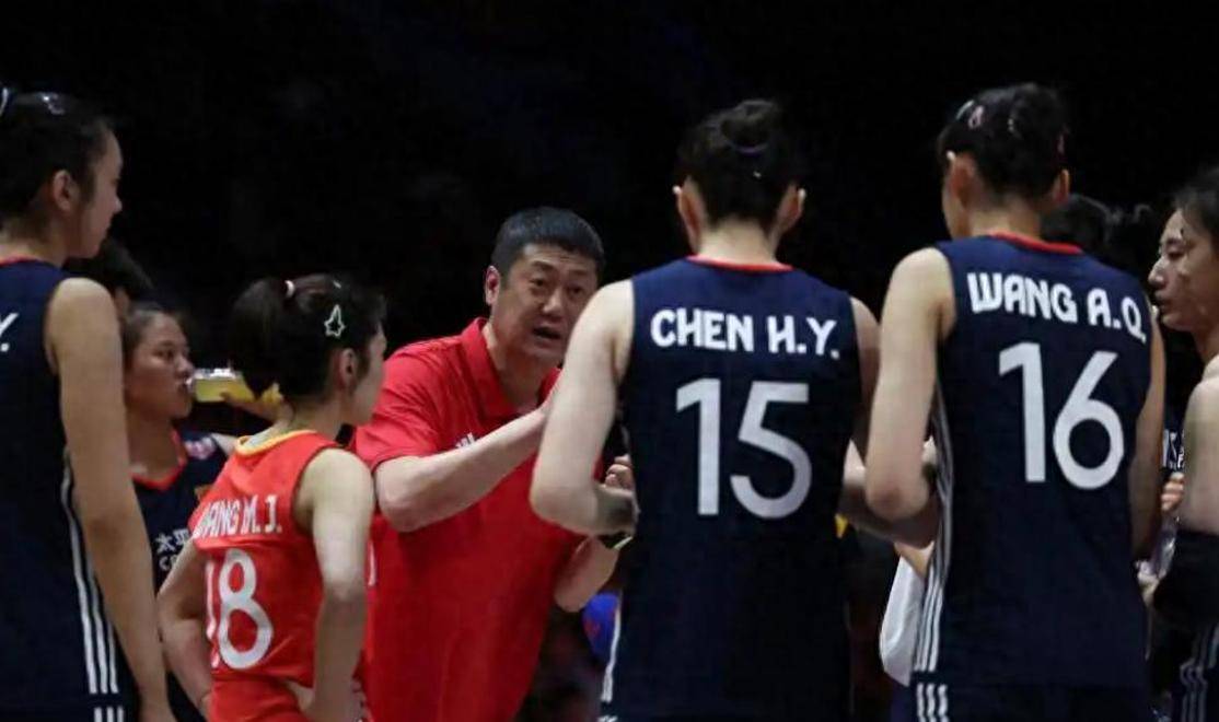 海港最后关头救险，中国女排力保胜局拿下系列赛